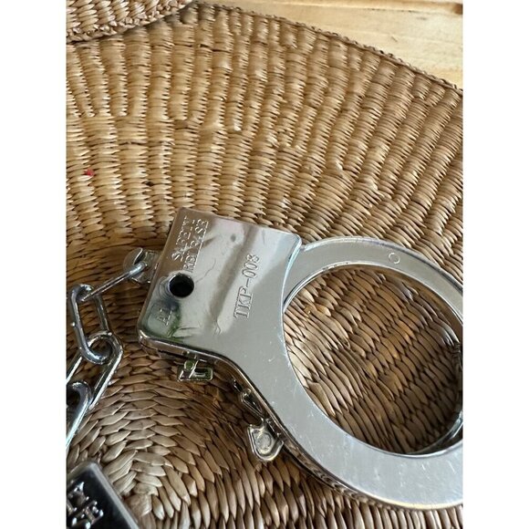 Pretend Play Handcuffs - Picture 4 of 9